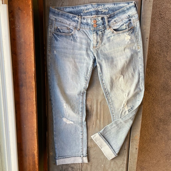 American Eagle Outfitters Denim - AE light wash crop jeans | size 6